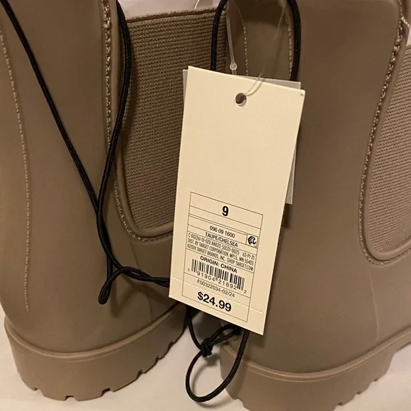 a new day Women’s Tan Chelsea Boots - Picture 5 of 7